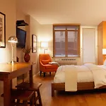 Sanctuary Nyc Retreats Guest house