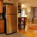 Guest house Sanctuary Nyc Retreats