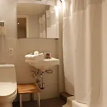 Guest house Sanctuary Nyc Retreats New York