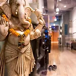 Guest house Sanctuary Nyc Retreats New York