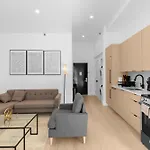 19-5D 2Br 1 Bath Luxury Apt East Village