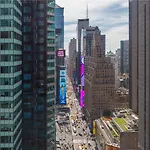 Tempo By Hilton Times Square 4*