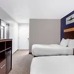 Avion Near Lga Airport, An Ascend Collection 3*