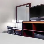 Avion Near Lga Airport, An Ascend Collection 3*