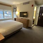Hyatt Place Long Island Hotel