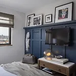 Redford Hotel 3*