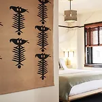 Hotel Freehand