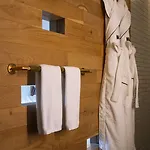 Hotel Made