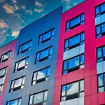 Super 8 By Wyndham Bronx Near Botanical Garden Hotel