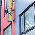 Super 8 By Wyndham Bronx Near Botanical Garden 2*
