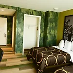 Super 8 By Wyndham Bronx Near Botanical Garden Hotel New York