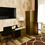 Super 8 By Wyndham Bronx Near Botanical Garden 2*
