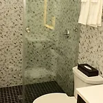 Super 8 By Wyndham Bronx Near Botanical Garden Hotel New York