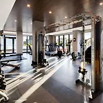 Global Luxury Suites At The Arches