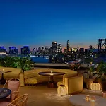 Moxy Brooklyn Williamsburg Hotel 3*