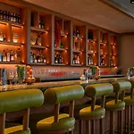 Moxy Brooklyn Williamsburg Hotel 3*