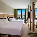 Hotel Moxy Brooklyn Williamsburg 3*