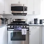 3Br Apt Two Blocks To Central Park Elevator, Laundry, Virtual Doorman