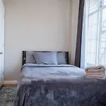3Br Apt Two Blocks To Central Park Elevator, Laundry, Virtual Doorman