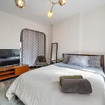 Cozy 2Br In Nyc! Lenox Hill!, June To Aug 90 Days Stay Required