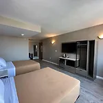 Hotel Regal & Laguardia