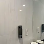 Regal & Laguardia Hotel New York