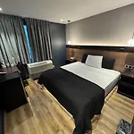 Mirage Brooklyn Hotel