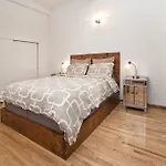 Luxury Apartments Next To Times Square *