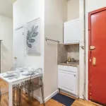 2Bd Classy Manhattan Home