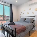Apartment Industrial Style Brooklyn Retreat W Balcony *