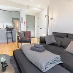 Industrial Style Brooklyn Retreat W Balcony Apartment *