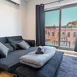 Industrial Style Brooklyn Retreat W Balcony Apartment *