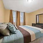 Cozy Two Bedroom In Brooklyn