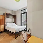 Freeman 201 By Rove - 2Br Condo With Shared Amenities