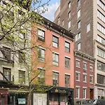 Sun-Filled Brownstone Apt In Prime Chelsea