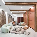 Hotel Landmarked Nyc Townhome - Sleeps 10 -group-friendly