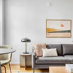 Lovely Near Park Apartment