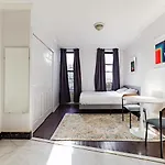 Spacious Upper East Side Studio, June To Aug 90 Days Stay Required