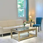 Apartment 15 Minutes From Manhattan 2-bedroom In Lic Astoria Queens New York