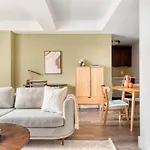 Ues 2br W Wd Gym Doorman Nr Carl Schurz Park Nyc-1041 Apartment New York