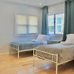 2-Bedroom Apartment 15 Minutes From Manhattan In Lic Astoria Queens