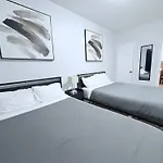 Steps From Empire State Building