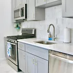 15 Minutes From Manhattan 2-bedroom In Lic Astoria Queens *