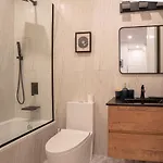 Stylish 2Bd Brooklyn Retreat With Backyard & Basement