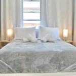 15 Minutes From Manhattan 2-bedroom In Lic Astoria Queens *