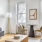 Lovely Apt Near Central Park