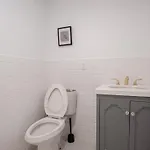 Stylish 2Bd Brooklyn Retreat With Backyard & Basement