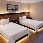 Hotel Mirage Brooklyn
