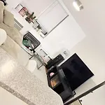 Beautiful Cozy Place In Heart Manhattan