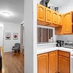 2-Bedroom Apartment In Hells Kitchen - Manhattan!